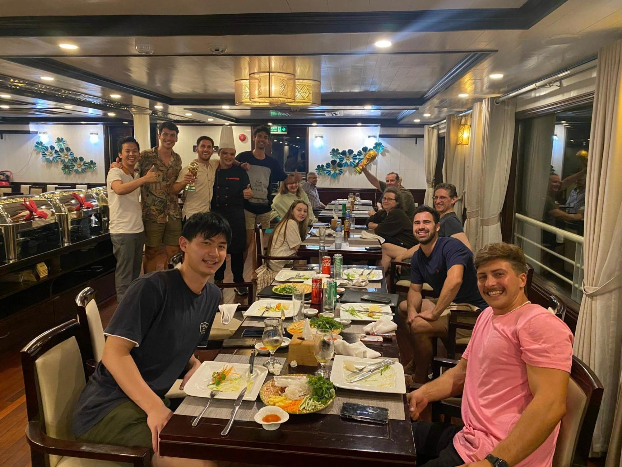 Halong Sapphire Cruises Hotell Ha Long Exteriör bild