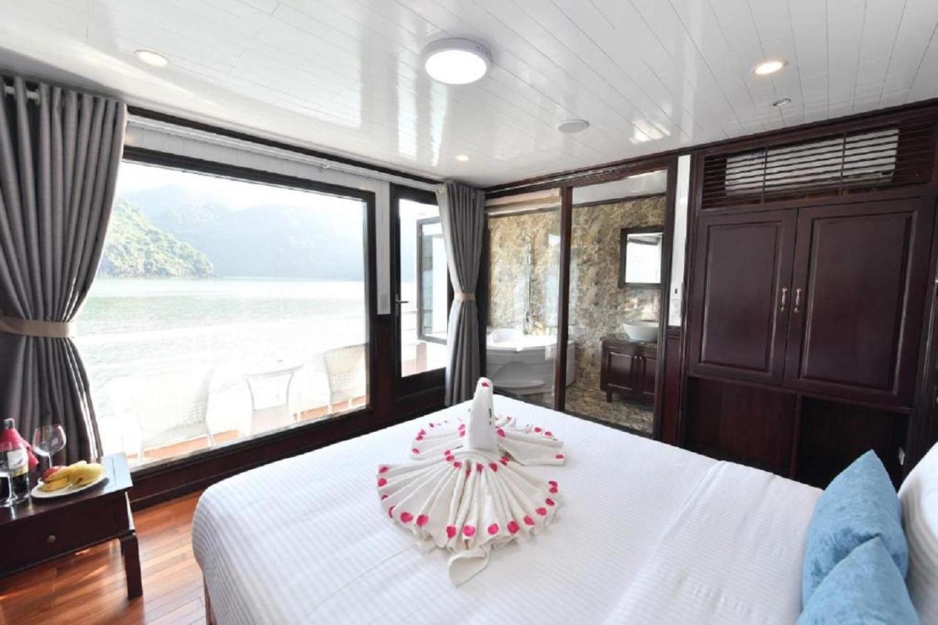 Halong Sapphire Cruises Hotell Ha Long Exteriör bild