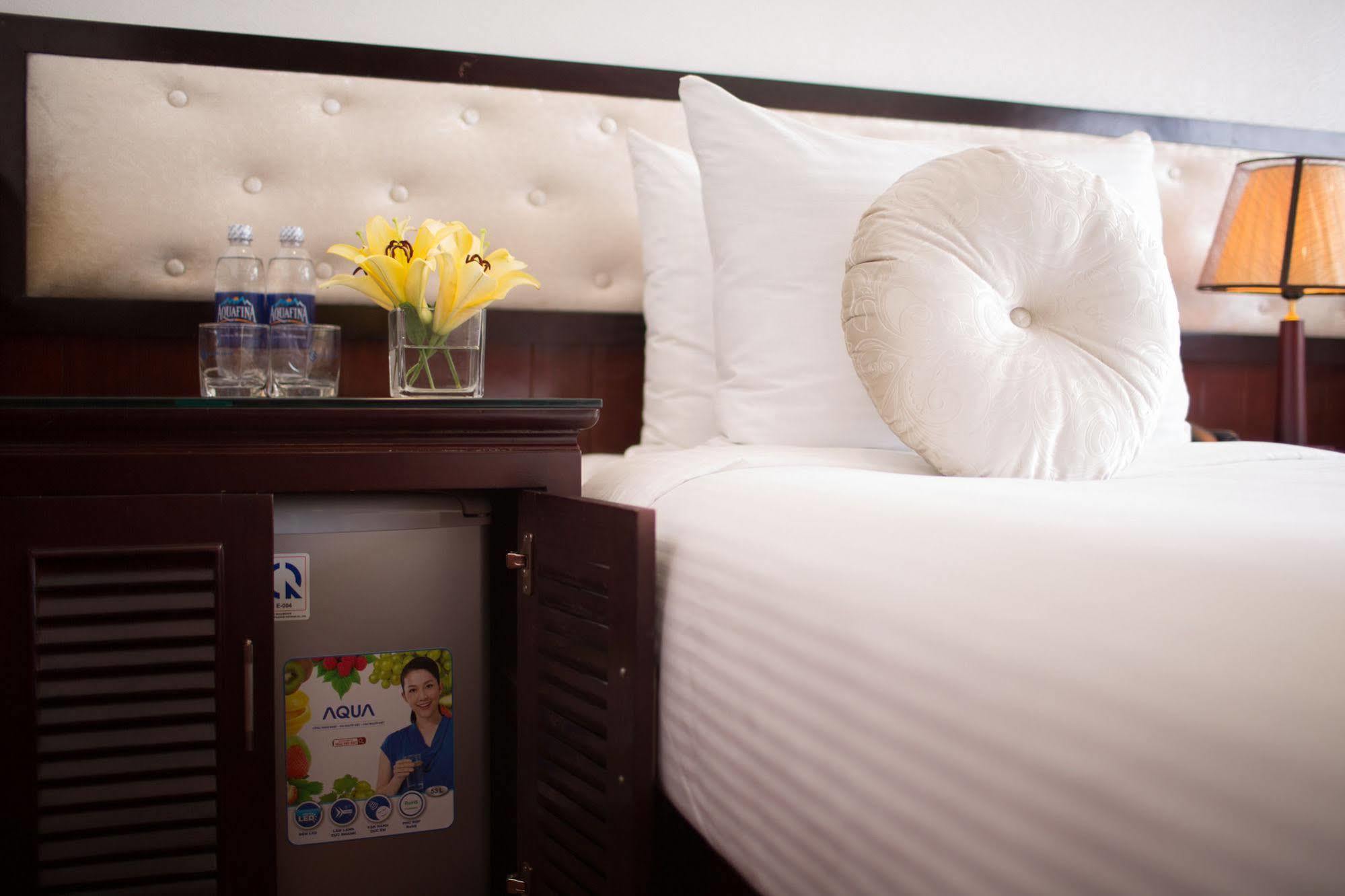 Halong Sapphire Cruises Hotell Ha Long Exteriör bild