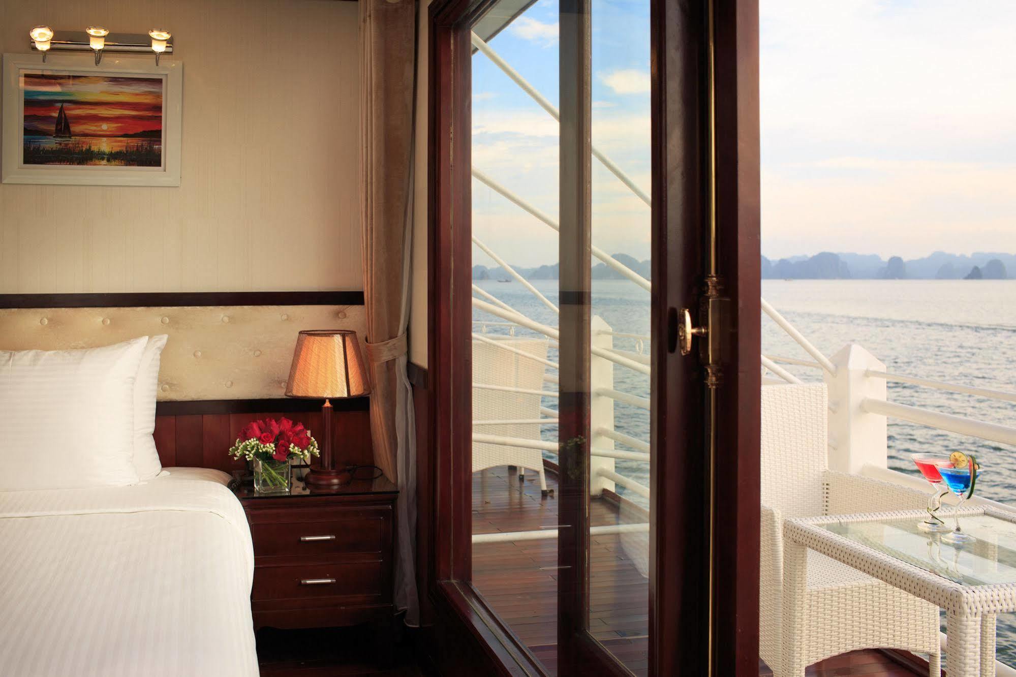 Halong Sapphire Cruises Hotell Ha Long Exteriör bild