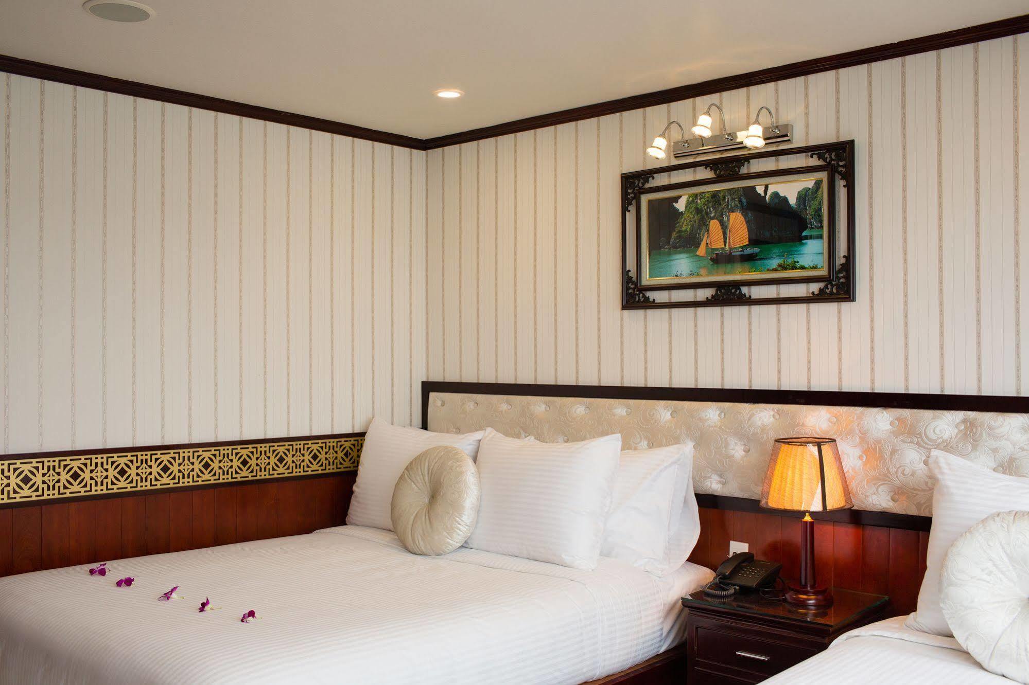Halong Sapphire Cruises Hotell Ha Long Exteriör bild