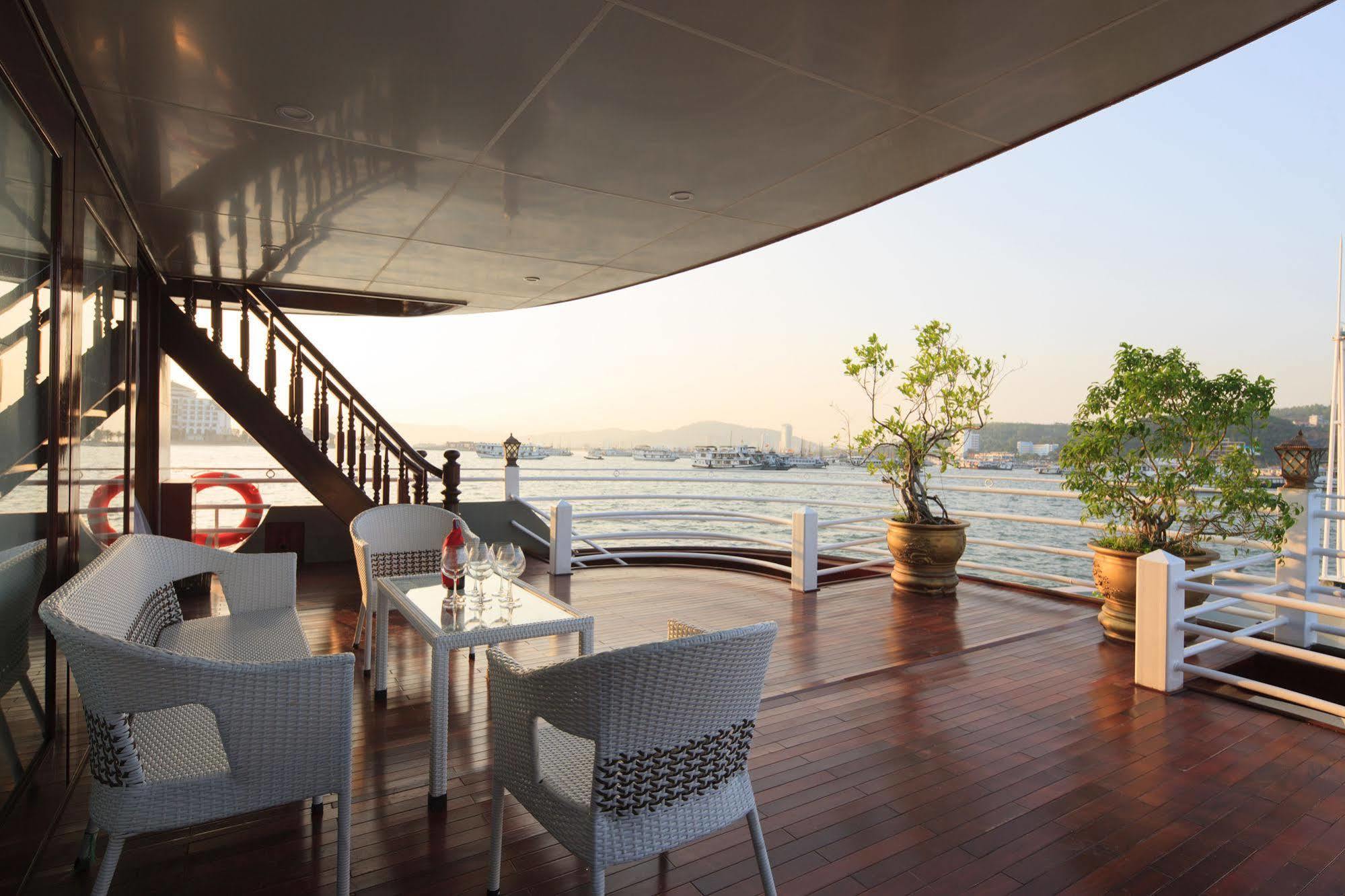 Halong Sapphire Cruises Hotell Ha Long Exteriör bild