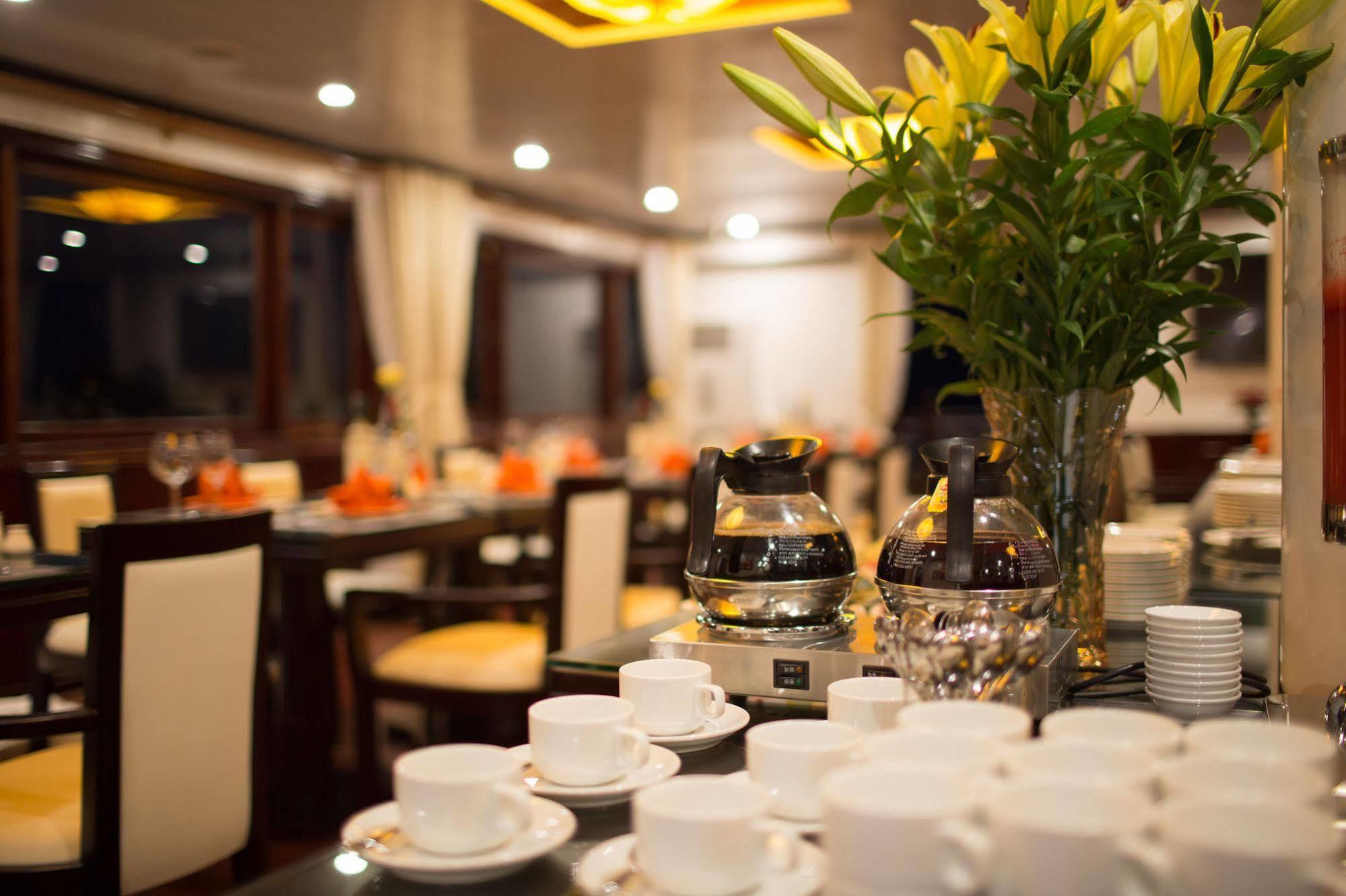 Halong Sapphire Cruises Hotell Ha Long Exteriör bild